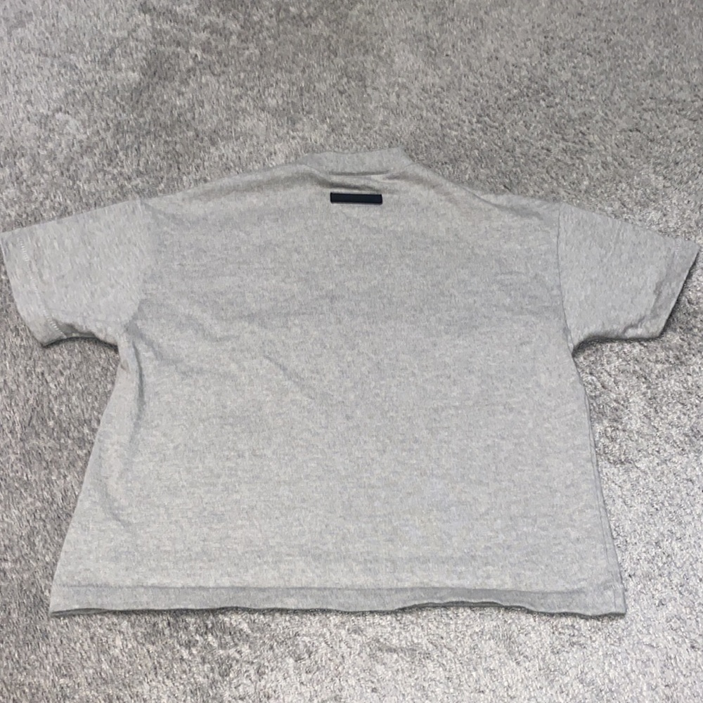 Essentials tee - Picture 4 of 4
